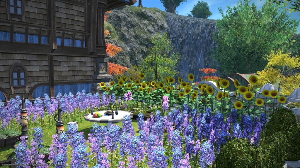 Atoruru Clover Blog Entry `庭師は語った『生活感ある庭で、花に囲ま 